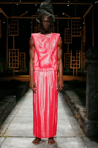 Look 24